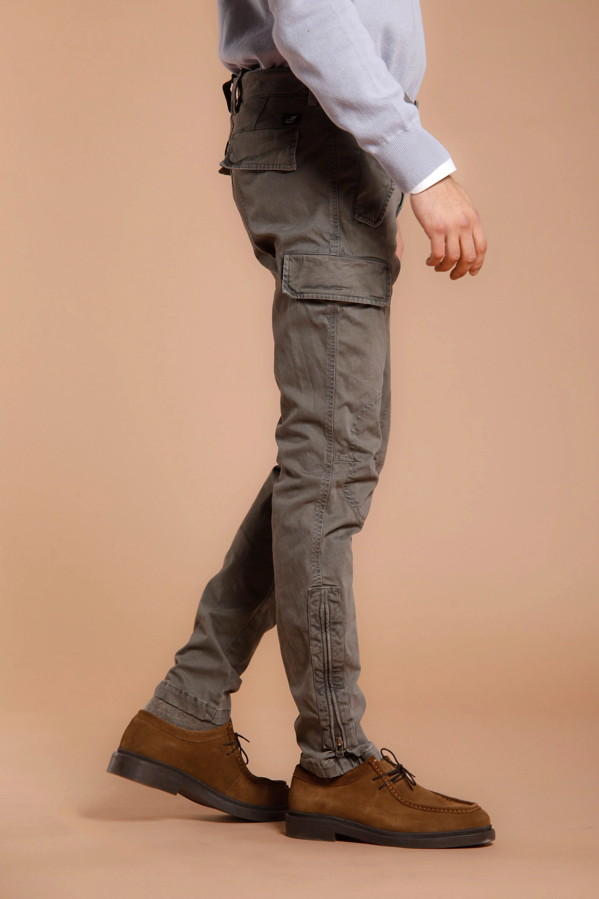 Bolivia men's cargo pants in gabardine regular fit 