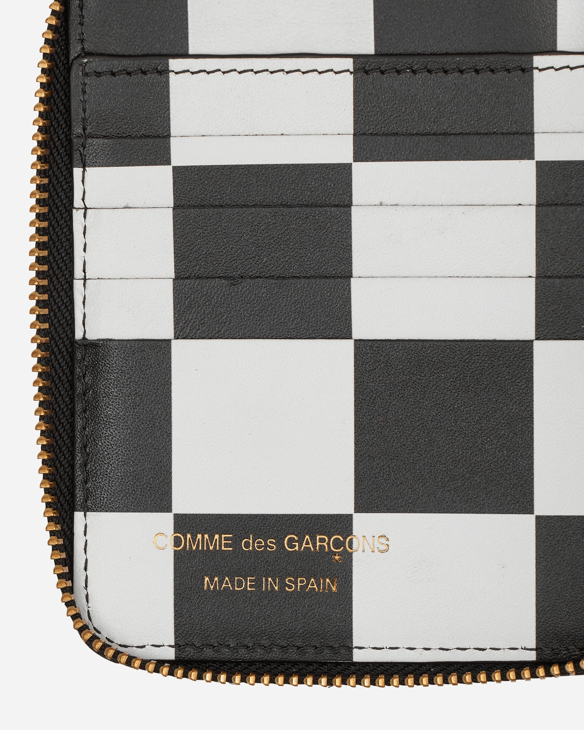 Classic Print Zip-Around Wallet Black