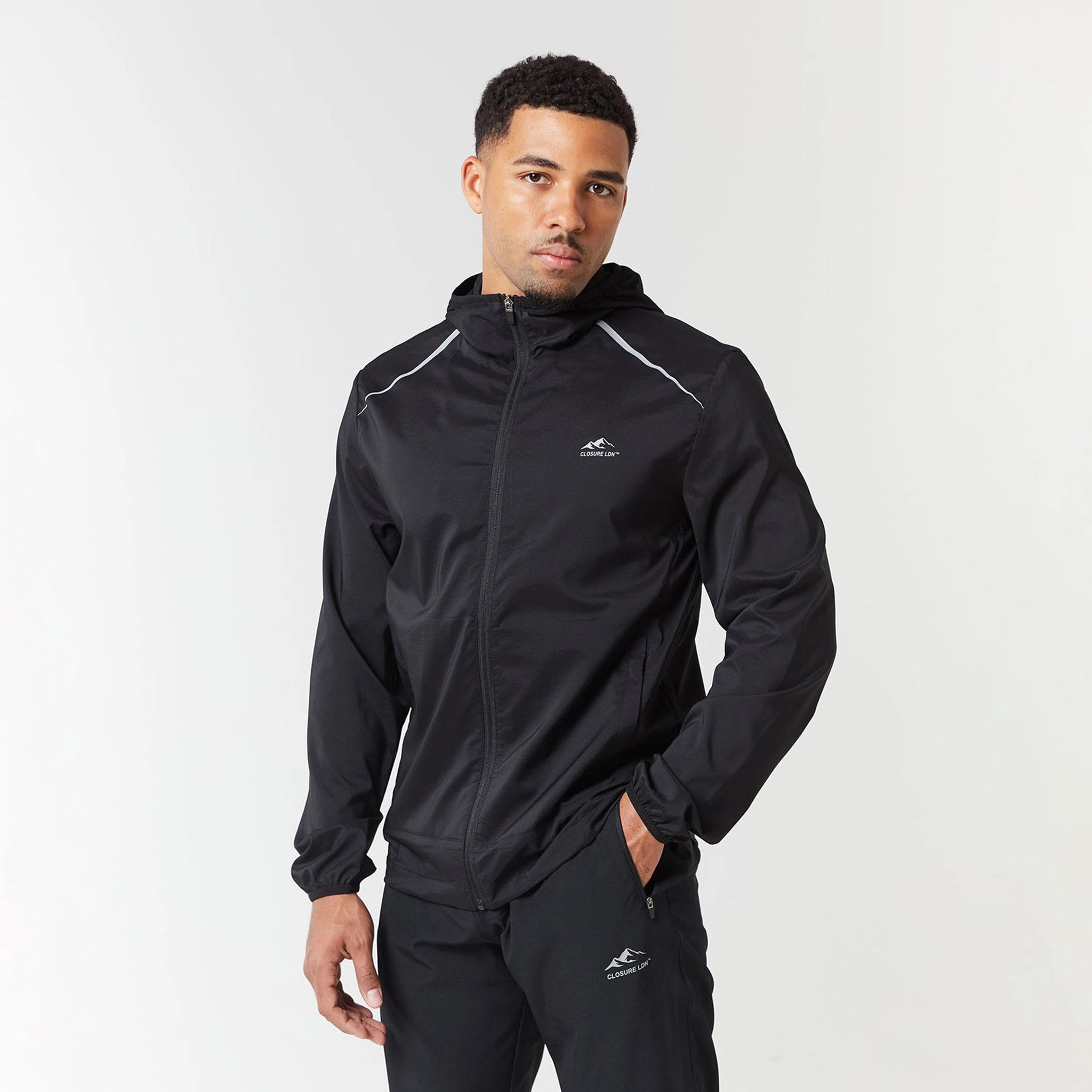 Core Windbreaker | Black