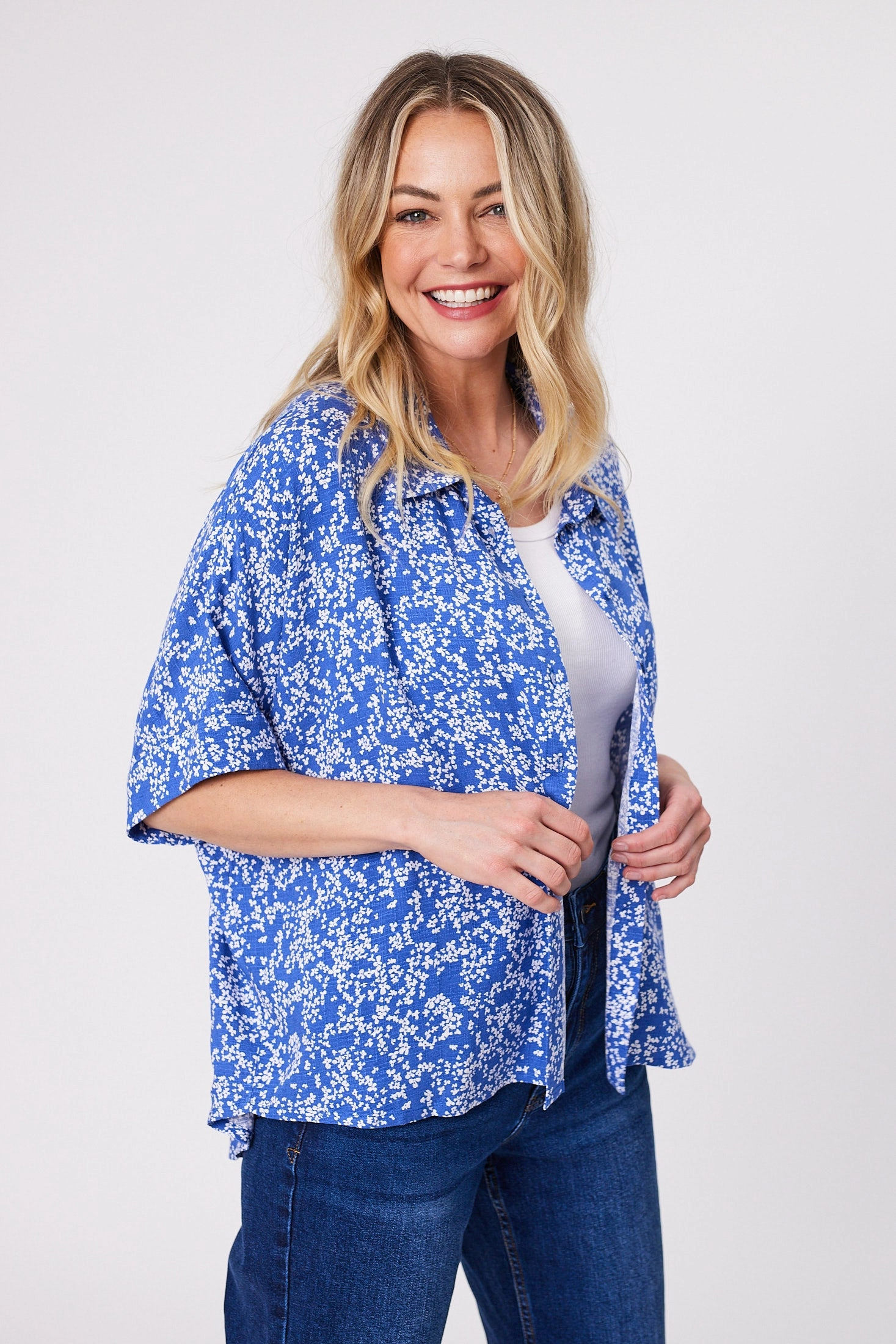 Gloss by Shine On Fiora Short Sleeve Shirt Blue Daisy Print