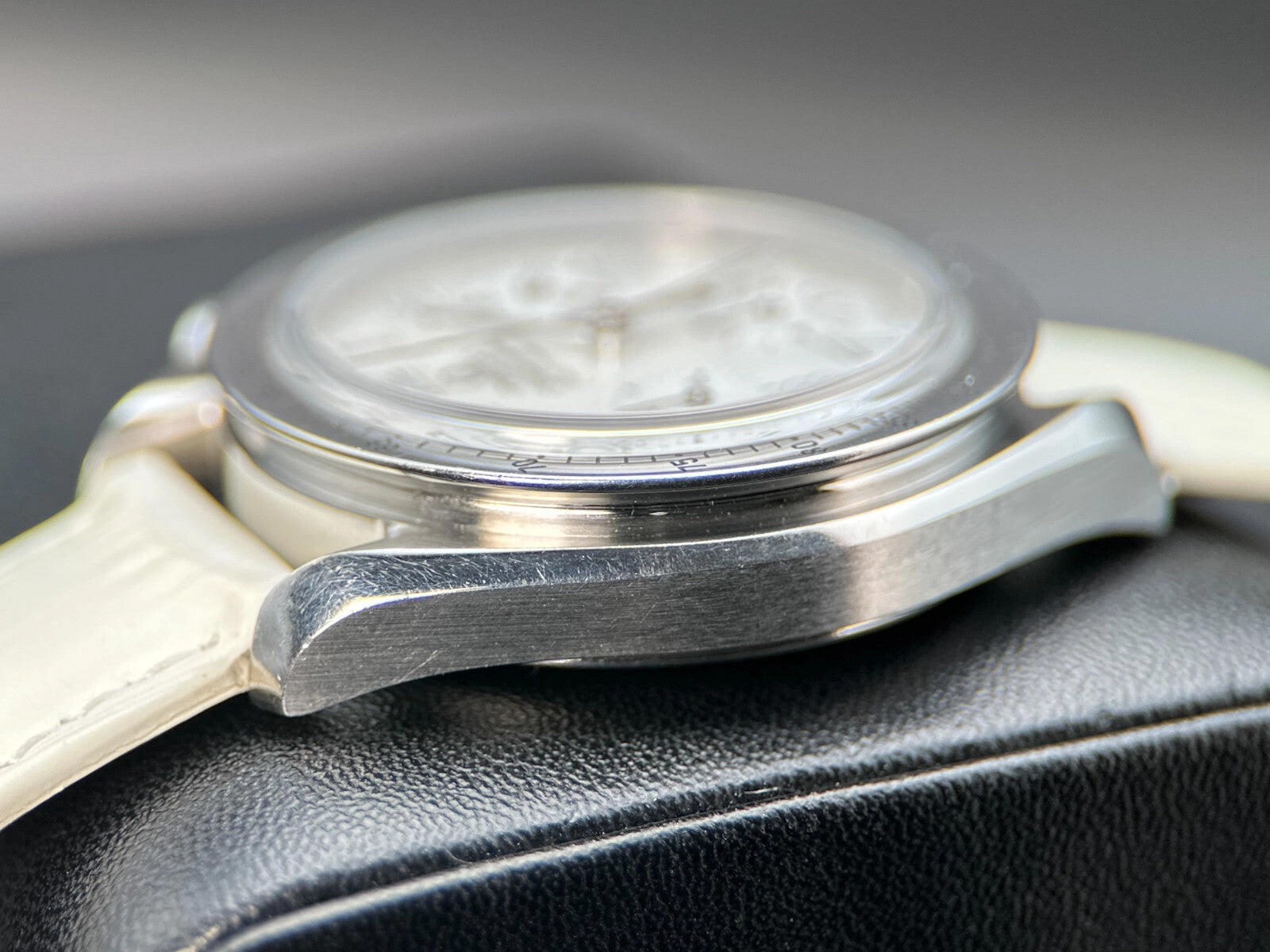 Omega Speedmaster Reduced 3834.70.36 MOP Dial 39mm Automatic Watch