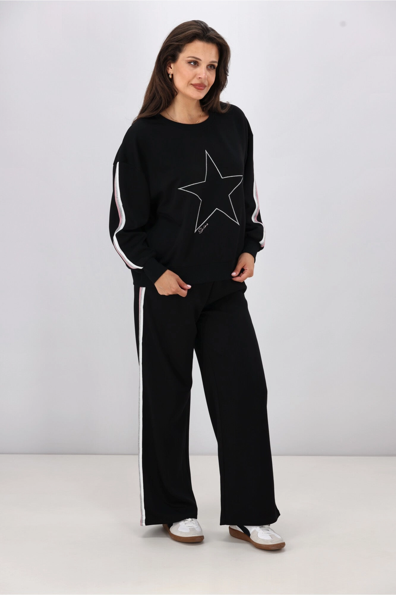 Shine On Label Keara Star Crew Black