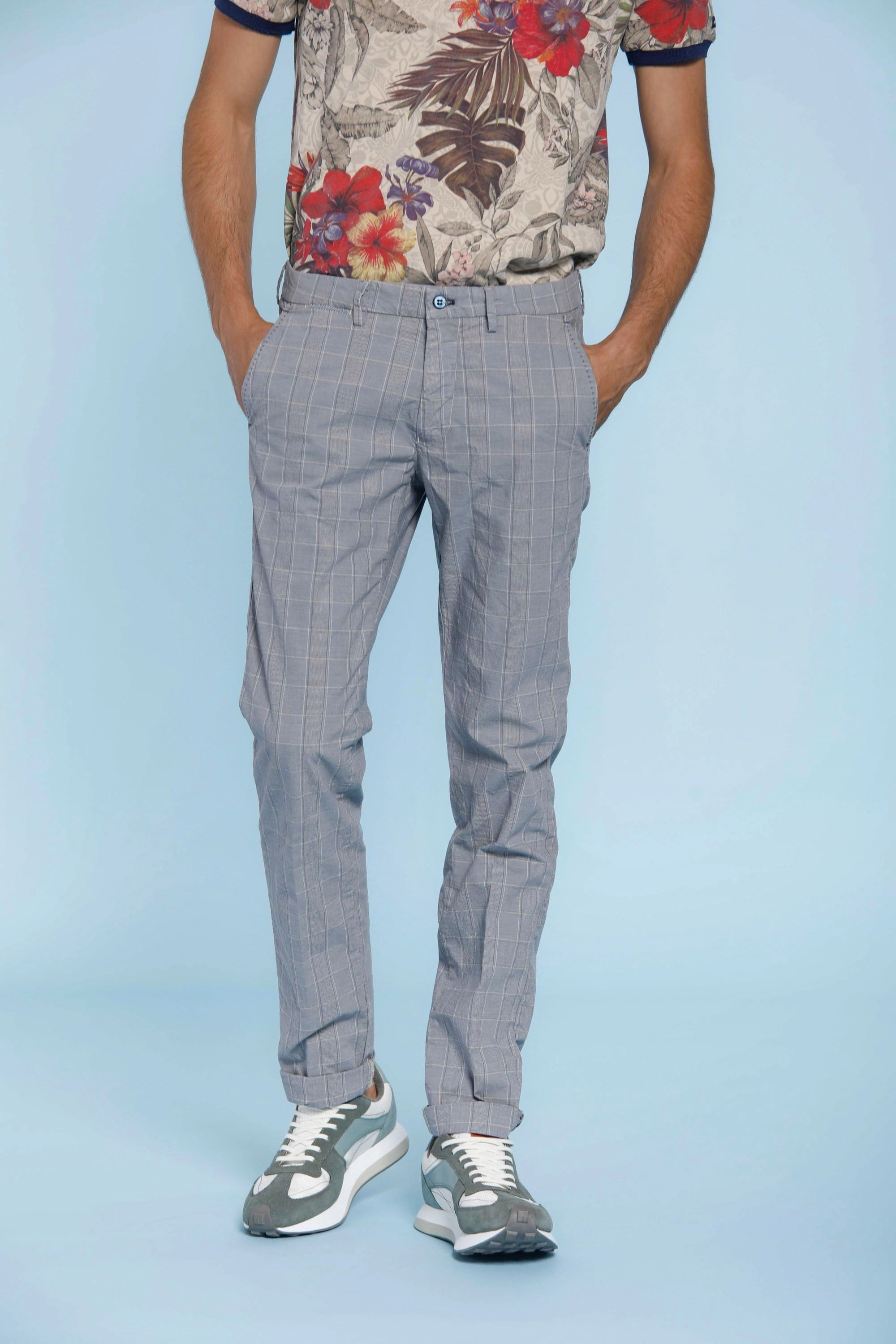 Torino Ocean man chino pants in cotton and tencel with wales pattern slim